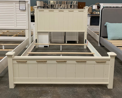 Distressed Off White Queen Bed