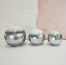 Load image into Gallery viewer, Large Silver Ball - 6&quot;
